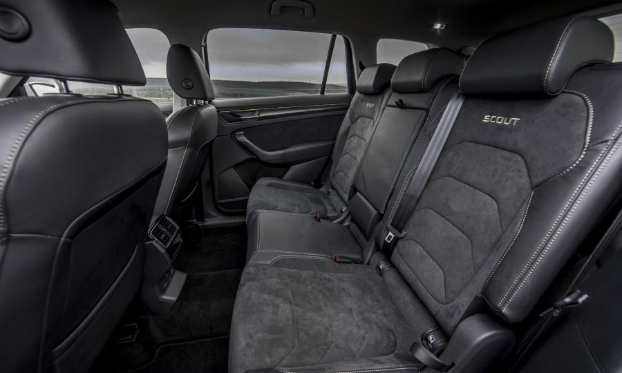 Интерьер Skoda Kodiaq Scout 2017 года  (UK) (фото 2 из 36)